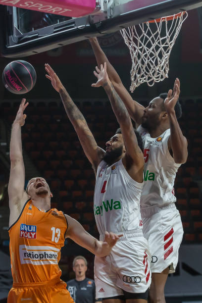 （体育）羽毛球——世锦赛：昆拉武特晋级男单决赛